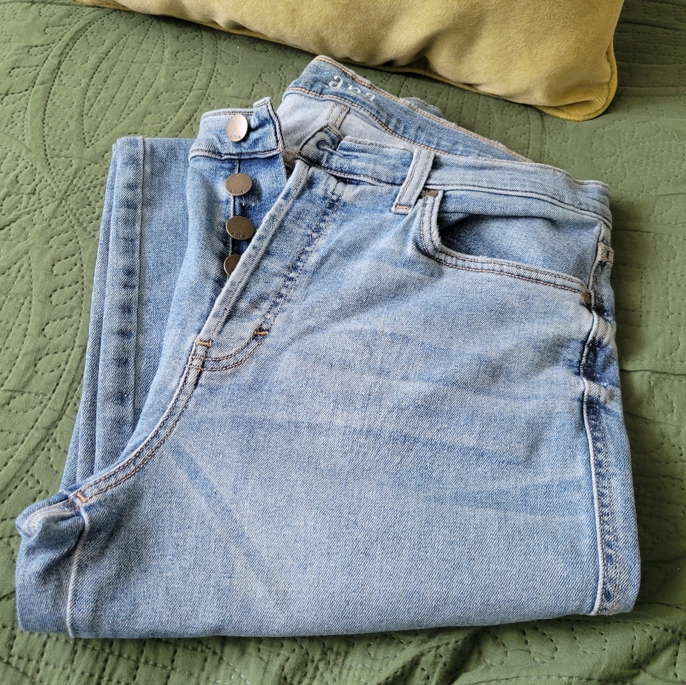 Ana Button Jeans